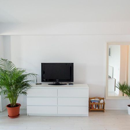 Airport Residence - 5 Mins From Airport Otopeni Exterior photo