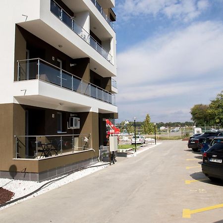 Airport Residence - 5 Mins From Airport Otopeni Exterior photo